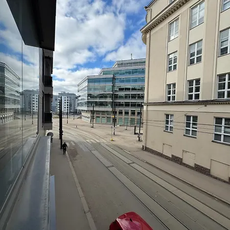 2 Bedroom With A Balcony In The Center Of *