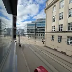 2 Bedroom With A Balcony In The Center Of *
