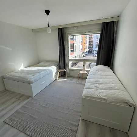 2 Bedroom With A Balcony In The Center Of דירה