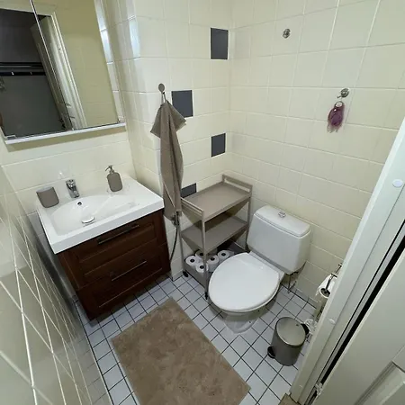דירה 2 Bedroom With A Balcony In The Center Of